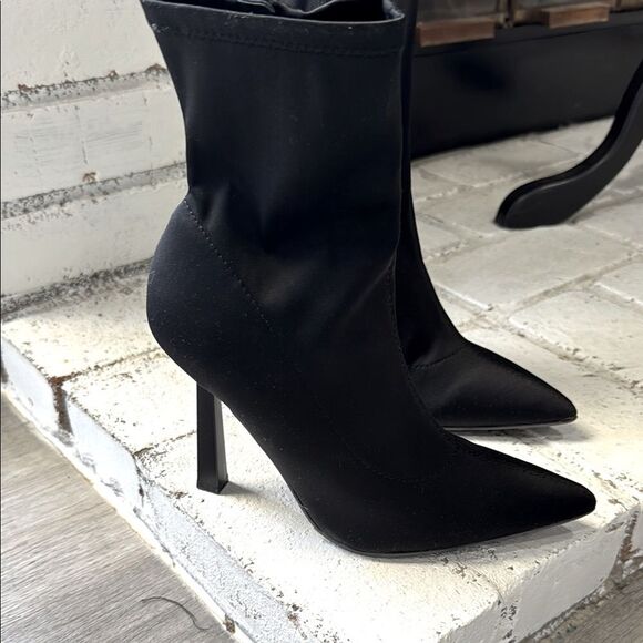 Forever 21 women sock booty ankle boot Stretch Nylon size 8 sexy - Picture 1 of 5